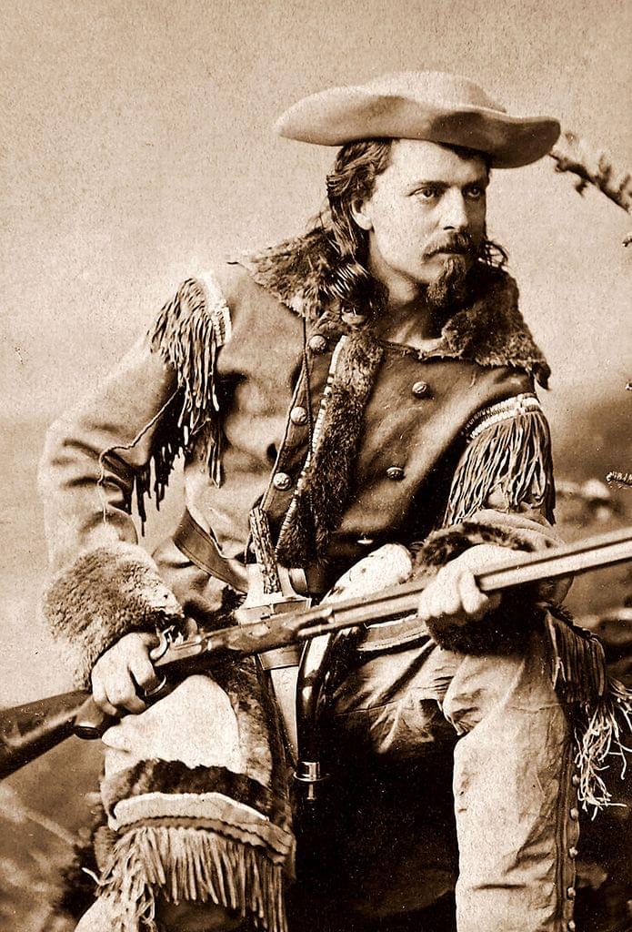 William Cody získal přezdívku Buffalo Bill, když sloužil jako lovec bizonů pro Kansasko-pacifickou dráhu. Zdroj: Wikimedia Commons
