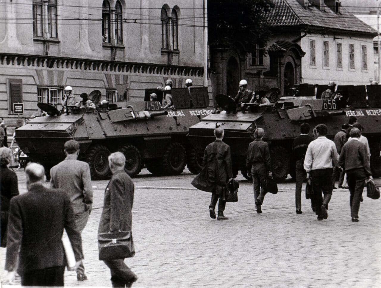 Srpen 1969 v Praze. Foto Milan Linhart. Zdroj: ČTK