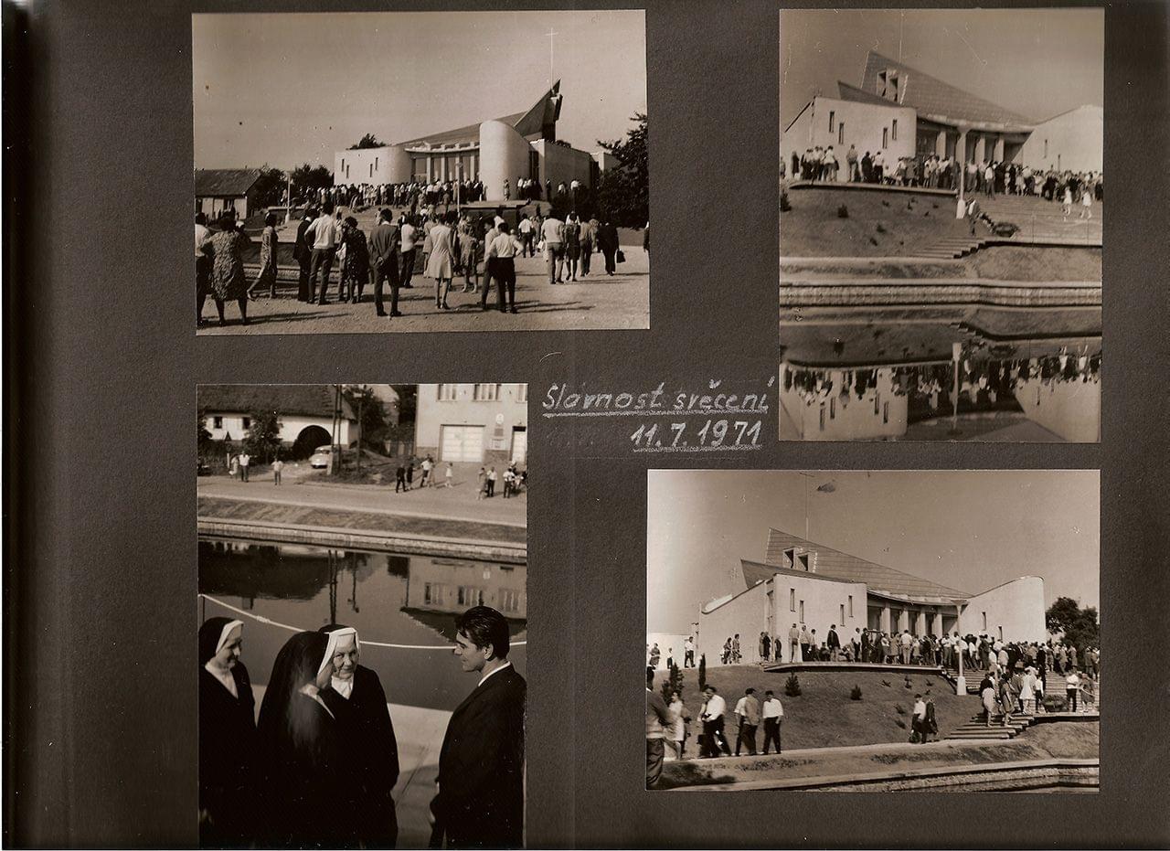 Fotografie z vysvěcení kostela v roce 1971. Zdroj: Archiv farnosti Jedovnice
