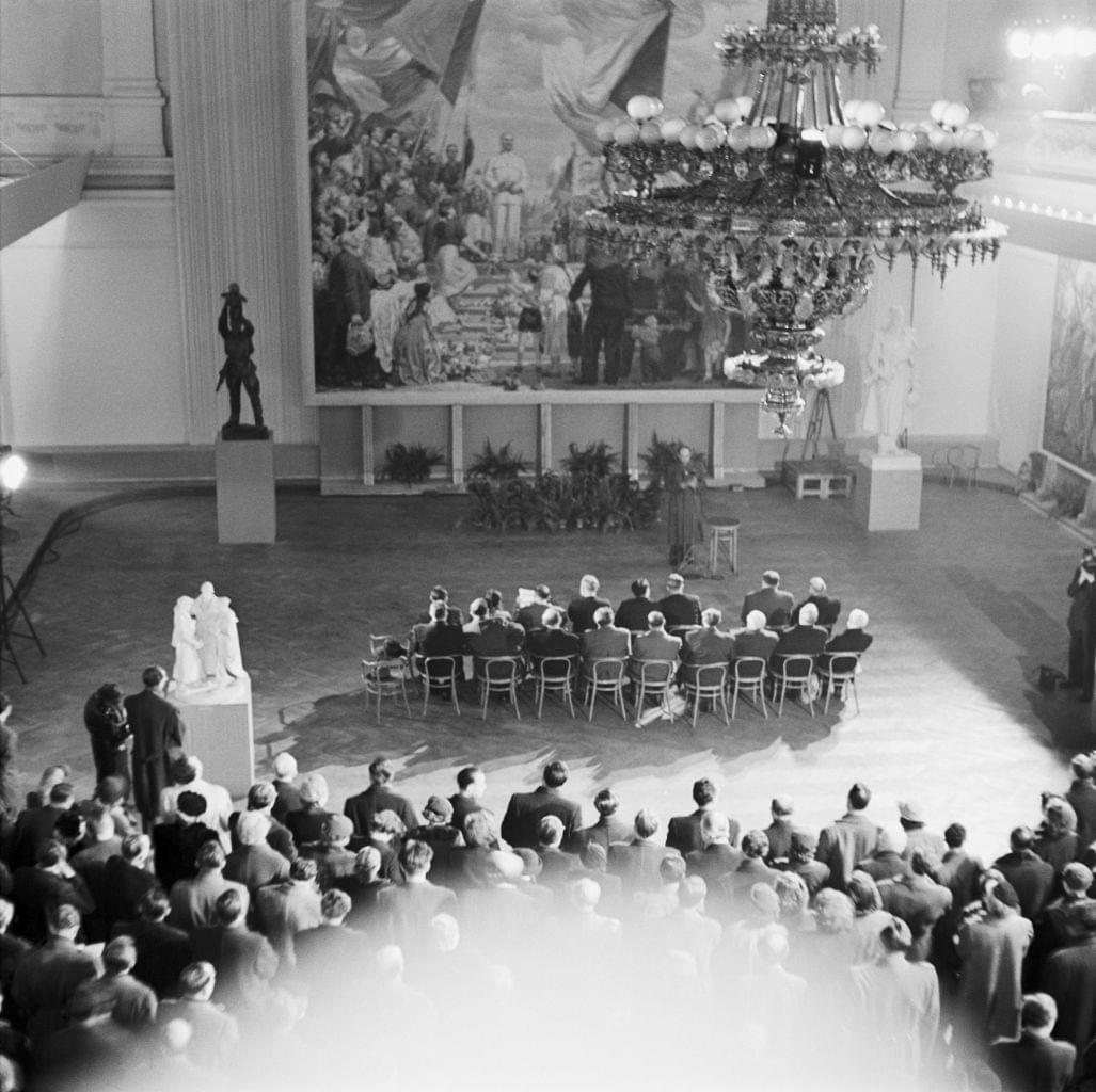Slavnostní zahájení výstavy dne 13. listopadu 1952 v Praze. Foto Martinovský. Zdroj: ČTK