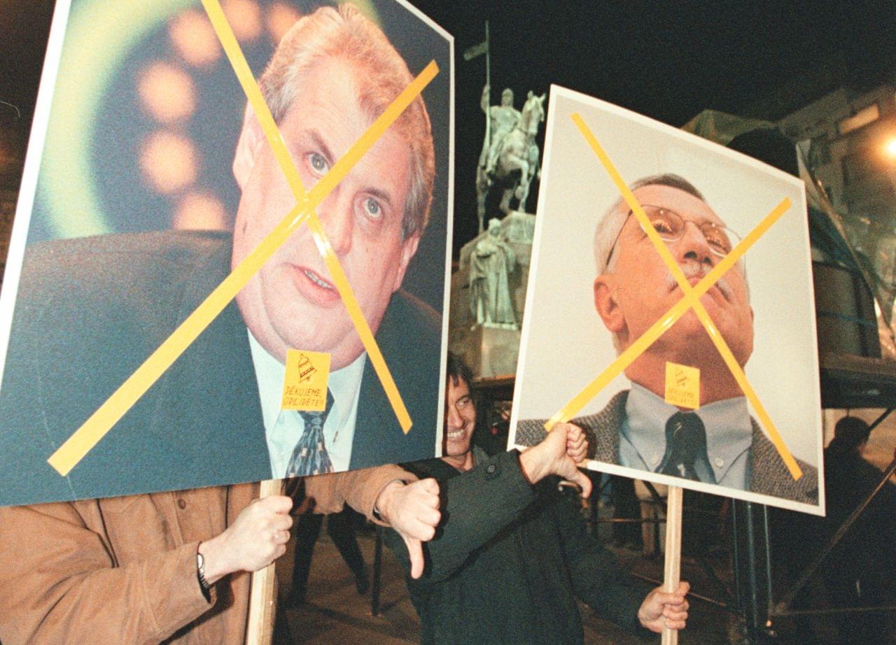 deset-let-po-revoluci-dekujeme-odejdete/pic-00-1280w.jpg
