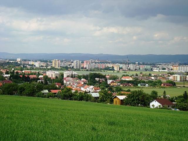 Výhled na Olomouc přes obec Slavonín, 2020. Foto: Miroslav Ulryc. Zdroj: Turistika.cz