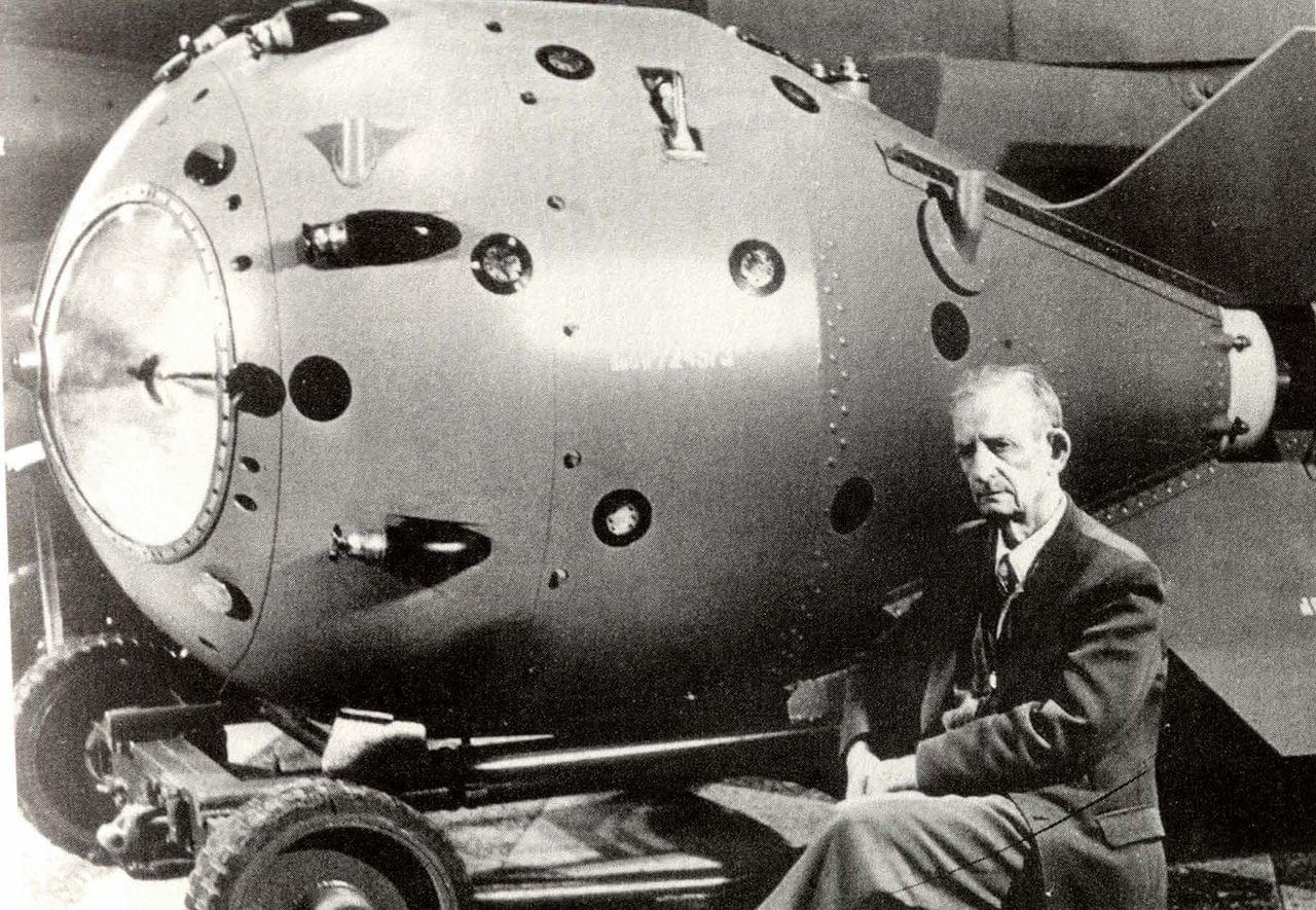 Jurij Chariton, tvůrce první sovětské atomové bomby RDS-1 sestrojené v roce 1949. Základní surovinou pro její vývoj byl jáchymovský uran. Zdroj: David Holloway: Stalin a bomba. Sovětský svaz a jaderná energie 1939–1956, Praha 2008