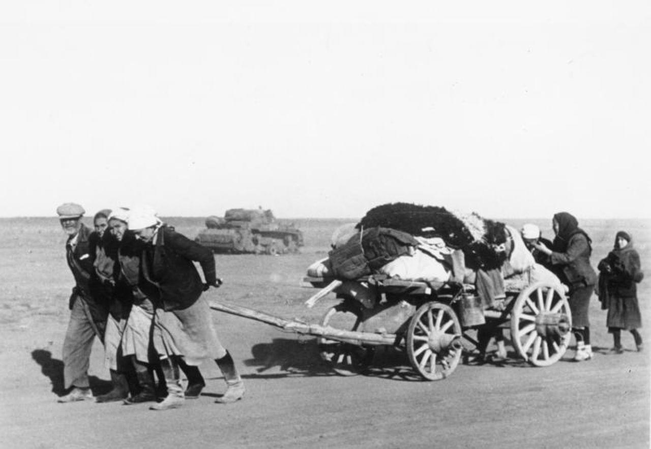 Ruští uprchlíci za druhé světové války, Stalingrad 1942. Zdroj: Bundesarchiv SRN