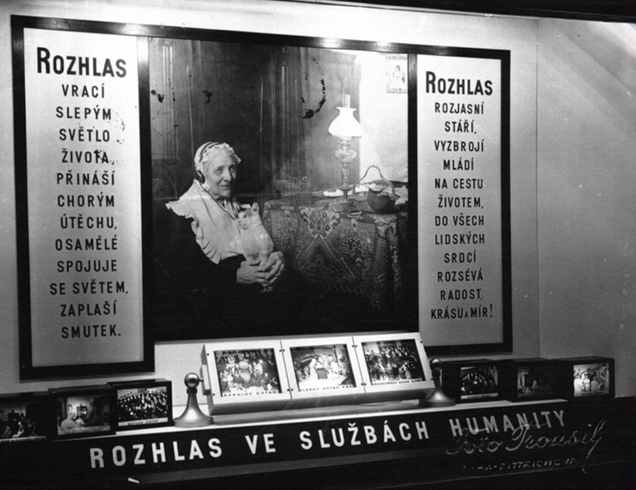 Reklamní plakát Československého rozhlasu z 30. let. Foto Trousil. Zdroj: Archiv ČRo
